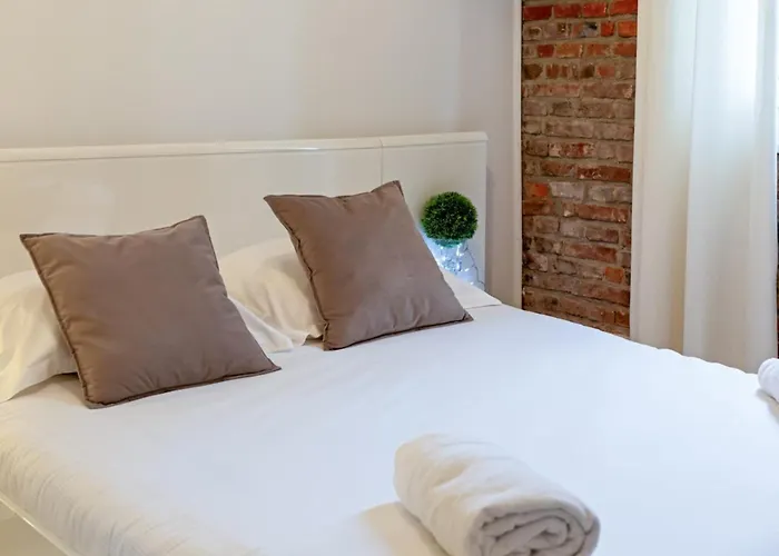 Flaubert Avec Parking Idéal Au Cœur Du Centre-ville *