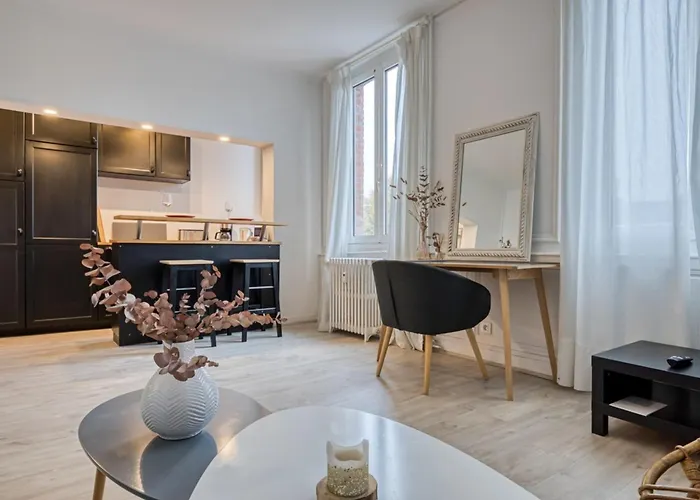 Flaubert Avec Parking Idéal Au Cœur Du Centre-ville *